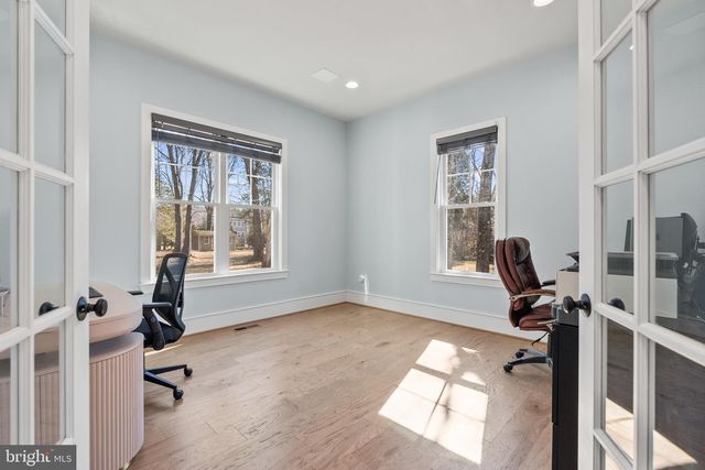 8633 FORT HUNT RD, Alexandria, VA 22308