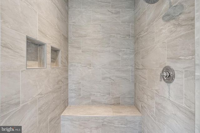 8633 FORT HUNT RD, Alexandria, VA 22308