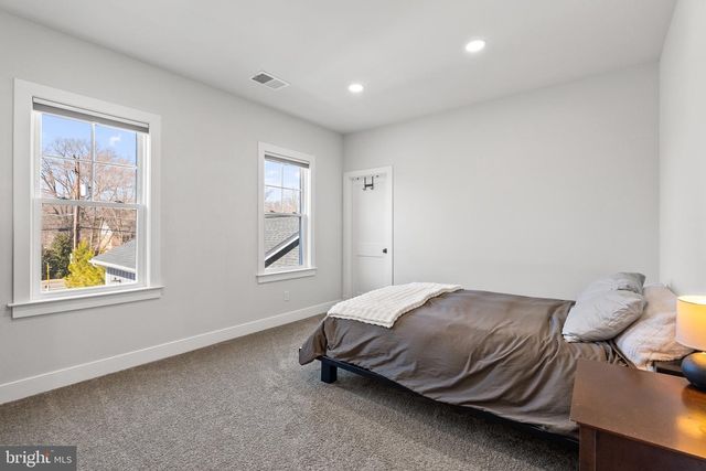 8633 FORT HUNT RD, Alexandria, VA 22308