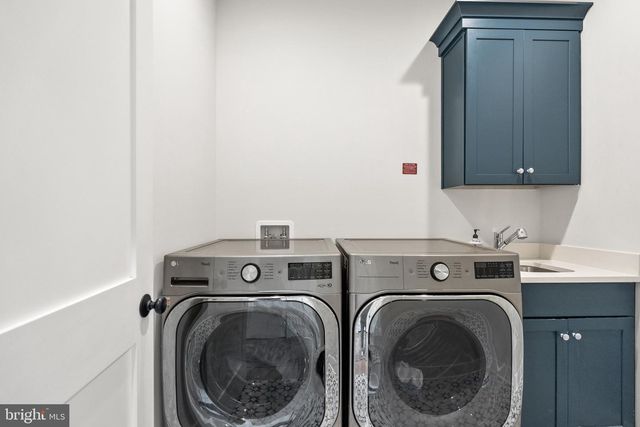 8633 FORT HUNT RD, Alexandria, VA 22308