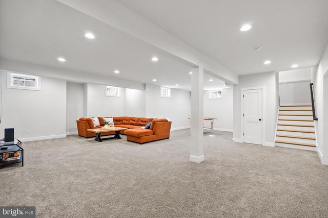 8633 FORT HUNT RD, Alexandria, VA 22308