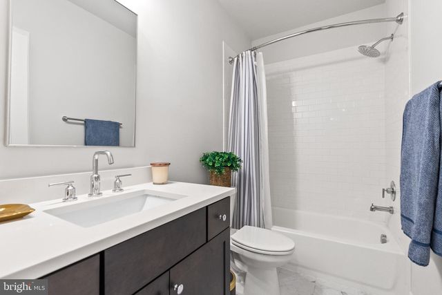 8633 FORT HUNT RD, Alexandria, VA 22308