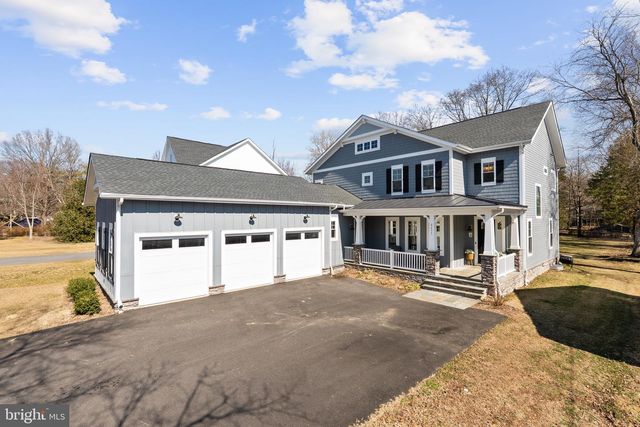 8633 FORT HUNT RD, Alexandria, VA 22308