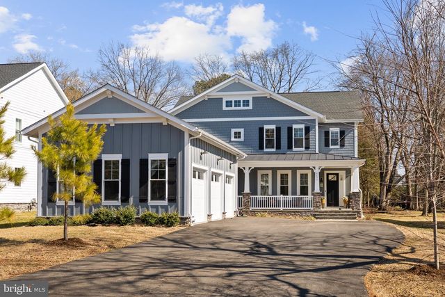 8633 FORT HUNT RD, Alexandria, VA 22308