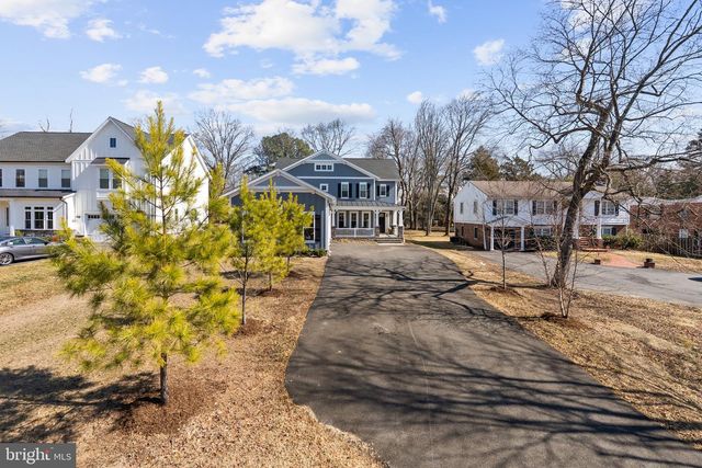 8633 FORT HUNT RD, Alexandria, VA 22308