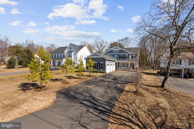 8633 FORT HUNT RD, Alexandria, VA 22308