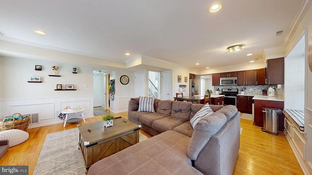 36 CHRISTOPHER MILLS DR, Mount Laurel, NJ 08054