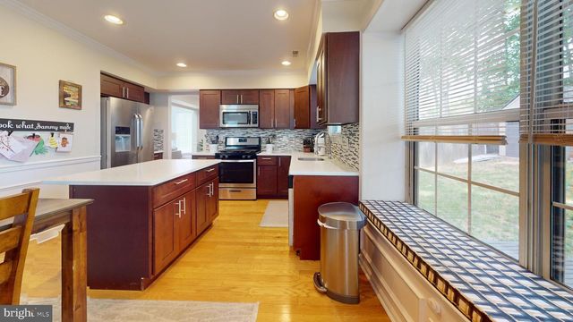 36 CHRISTOPHER MILLS DR, Mount Laurel, NJ 08054