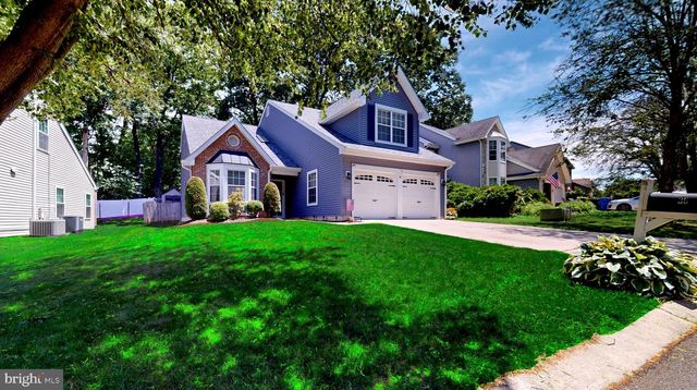 36 CHRISTOPHER MILLS DR, Mount Laurel, NJ 08054