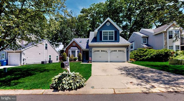 36 CHRISTOPHER MILLS DR, Mount Laurel, NJ 08054