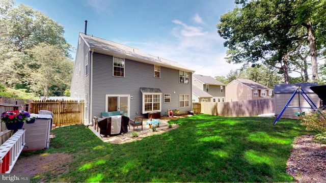 36 CHRISTOPHER MILLS DR, Mount Laurel, NJ 08054
