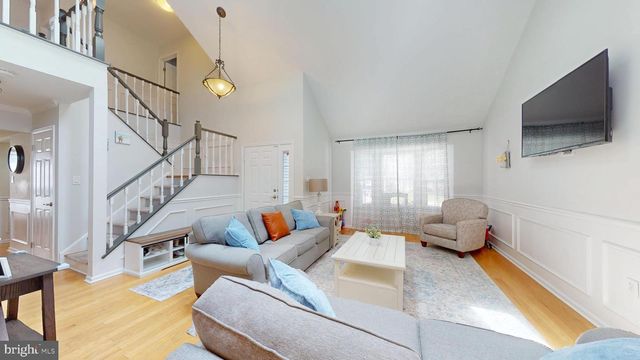 36 CHRISTOPHER MILLS DR, Mount Laurel, NJ 08054