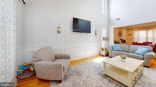 36 CHRISTOPHER MILLS DR, Mount Laurel, NJ 08054