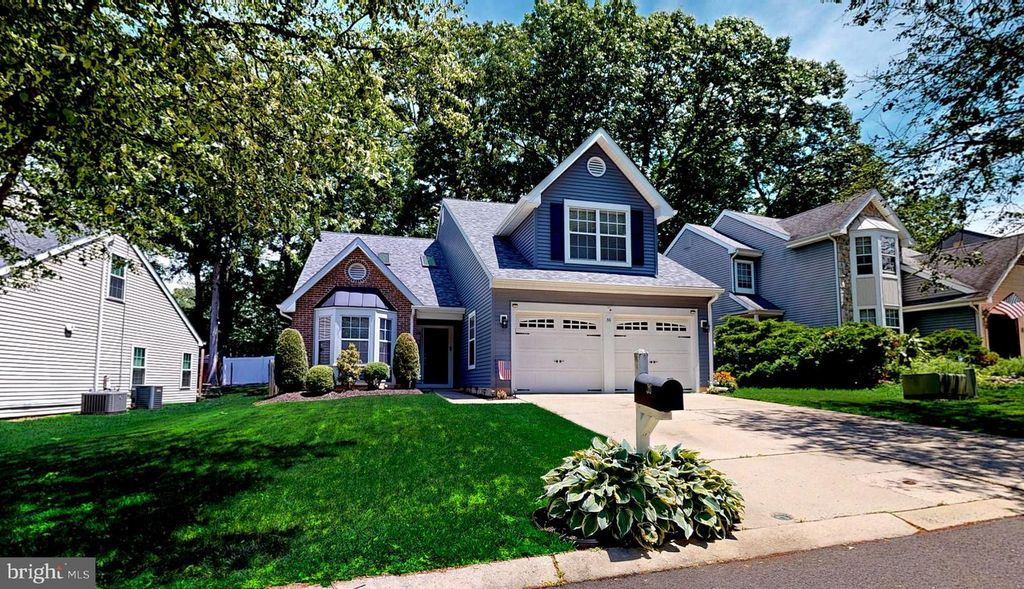 36 CHRISTOPHER MILLS DR, Mount Laurel, NJ 08054