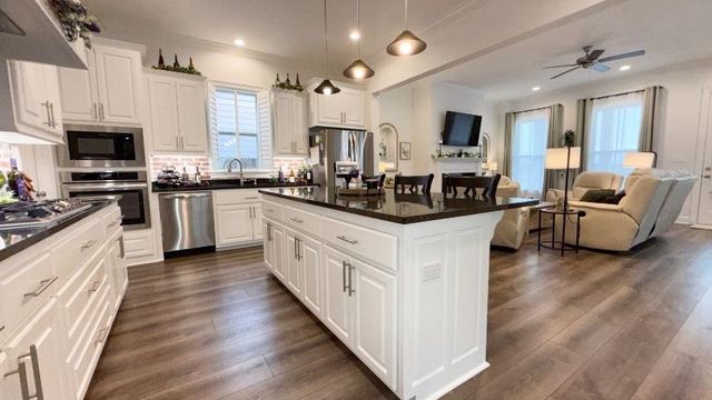 193 Royal Oak Boulevard, Thibodaux, LA 70301