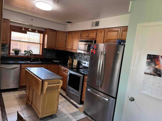 7918 W Oakton Street, Niles, IL 60714