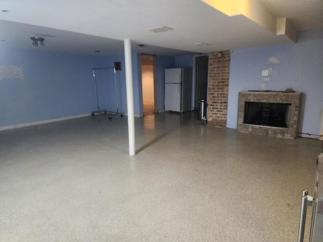 7918 W Oakton Street, Niles, IL 60714