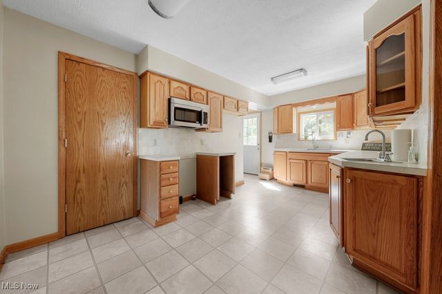 1702 Far View Road, Akron, OH 44312