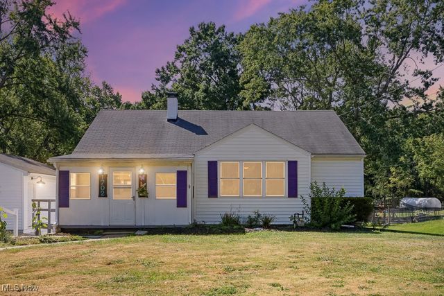 1702 Far View Road, Akron, OH 44312