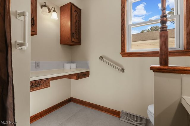 1702 Far View Road, Akron, OH 44312