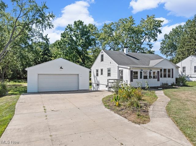 1702 Far View Road, Akron, OH 44312
