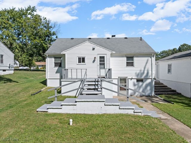 1702 Far View Road, Akron, OH 44312