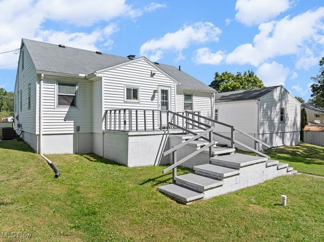 1702 Far View Road, Akron, OH 44312