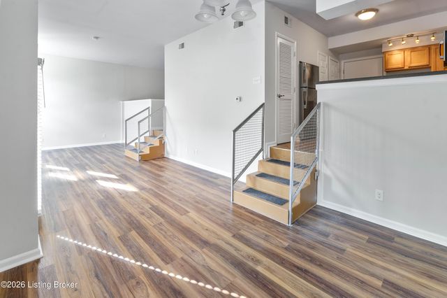 2745 Grinstead Dr APT 109, Louisville, KY 40206