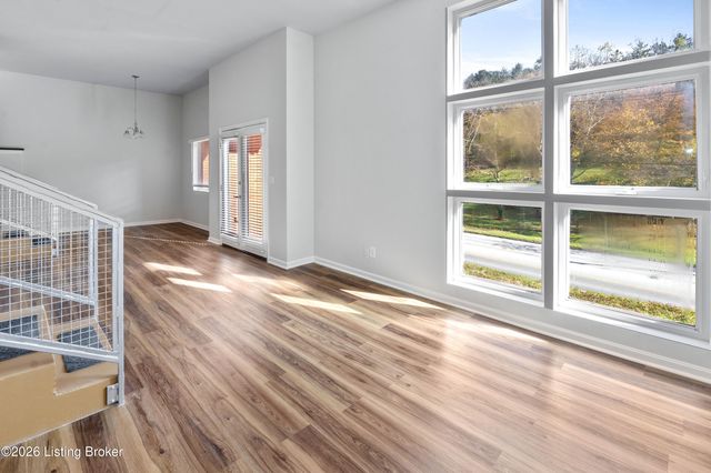 2745 Grinstead Dr APT 109, Louisville, KY 40206