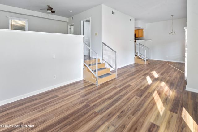 2745 Grinstead Dr APT 109, Louisville, KY 40206