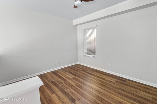 2745 Grinstead Dr APT 109, Louisville, KY 40206