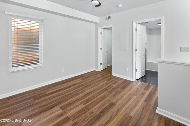 2745 Grinstead Dr APT 109, Louisville, KY 40206