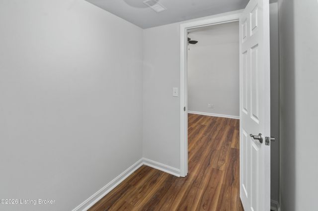 2745 Grinstead Dr APT 109, Louisville, KY 40206