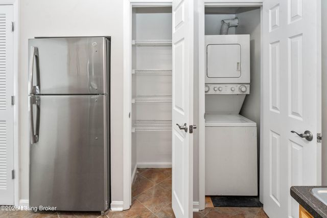 2745 Grinstead Dr APT 109, Louisville, KY 40206