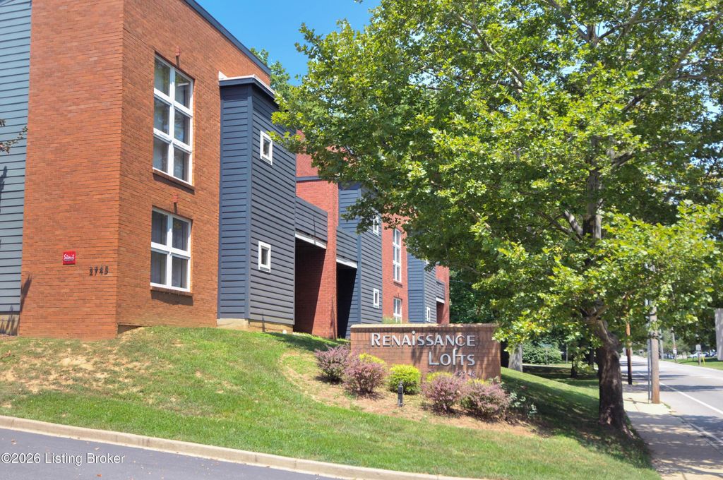 2745 Grinstead Dr APT 109, Louisville, KY 40206