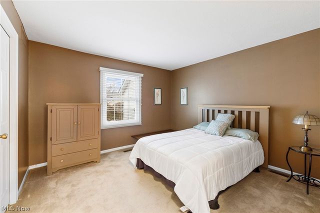 1660 Chapman Way, Broadview Heights, OH 44147