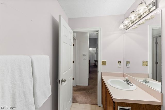 1660 Chapman Way, Broadview Heights, OH 44147