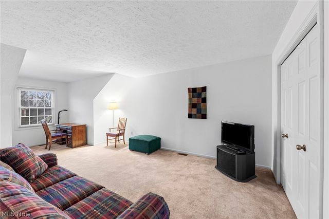 1660 Chapman Way, Broadview Heights, OH 44147