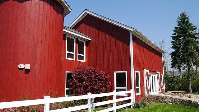 1660 Chapman Way, Broadview Heights, OH 44147