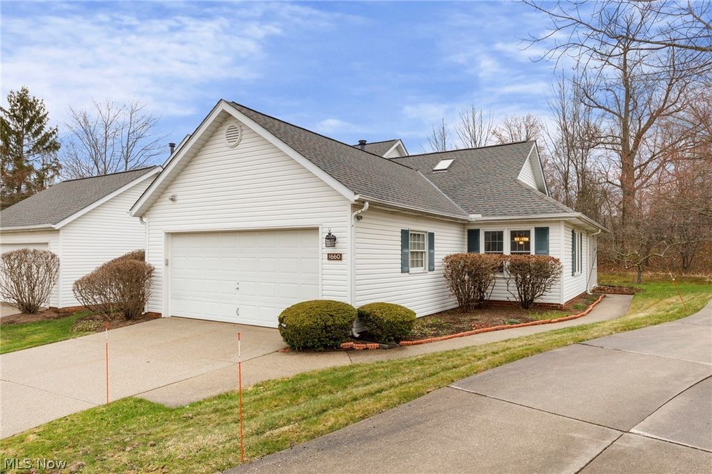 1660 Chapman Way, Broadview Heights, OH 44147