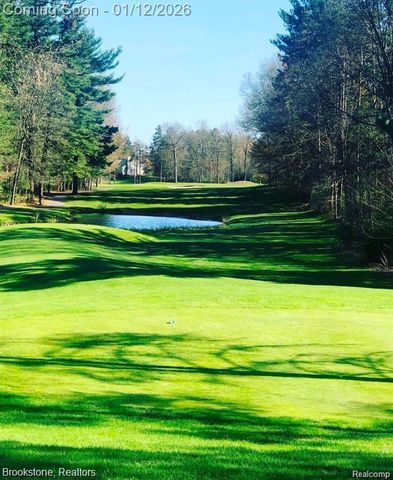 2500 Whispering Pines Drive, Pinckney, MI 48169