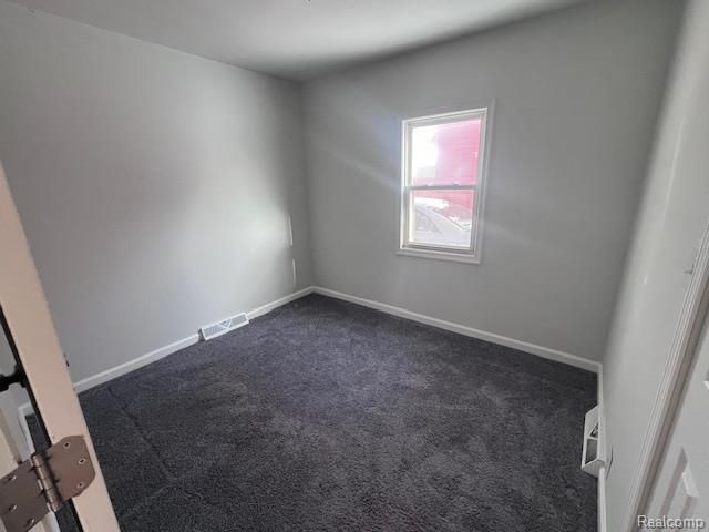 33 E Yale Avenue, Pontiac, MI 48340