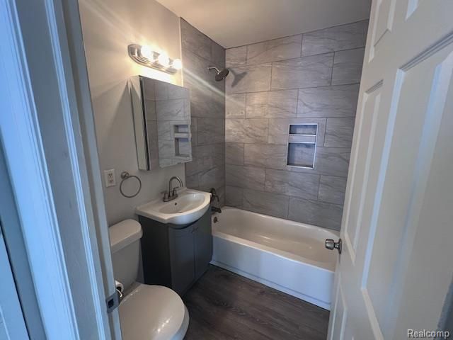 33 E Yale Avenue, Pontiac, MI 48340