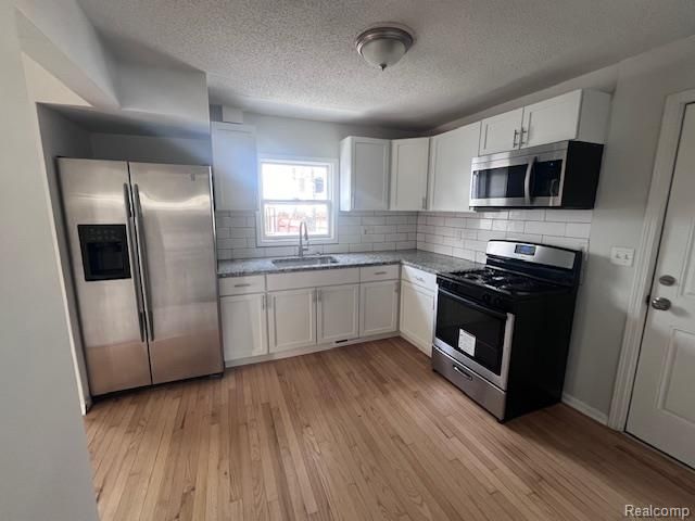 33 E Yale Avenue, Pontiac, MI 48340