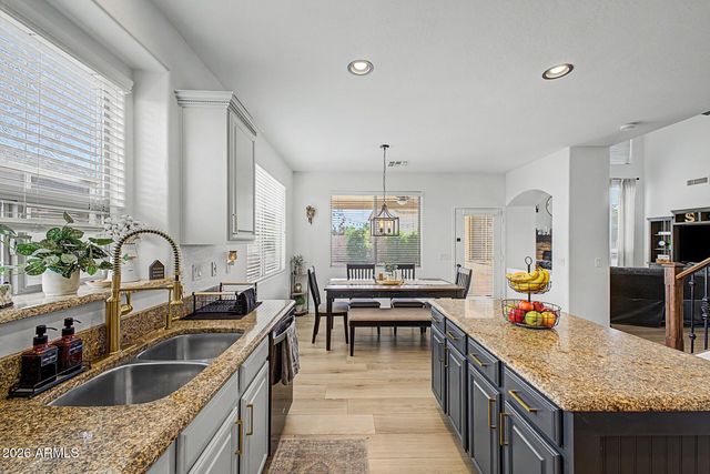 2541 E RIDGE CREEK Road, Phoenix, AZ 85024