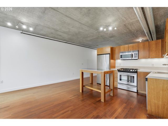 1926 W BURNSIDE St 1406, Portland, OR 97209