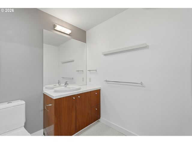 1926 W BURNSIDE St 1406, Portland, OR 97209