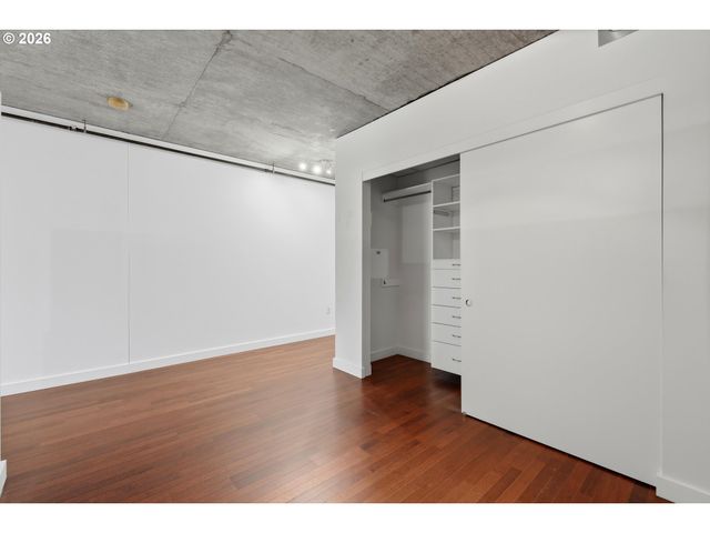 1926 W BURNSIDE St 1406, Portland, OR 97209