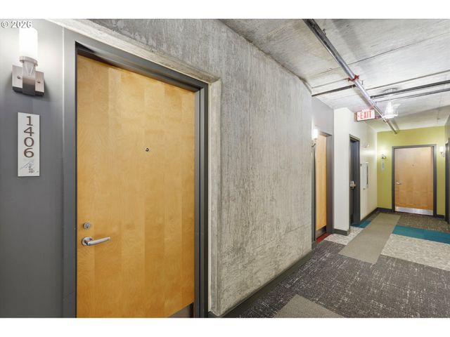 1926 W BURNSIDE St 1406, Portland, OR 97209