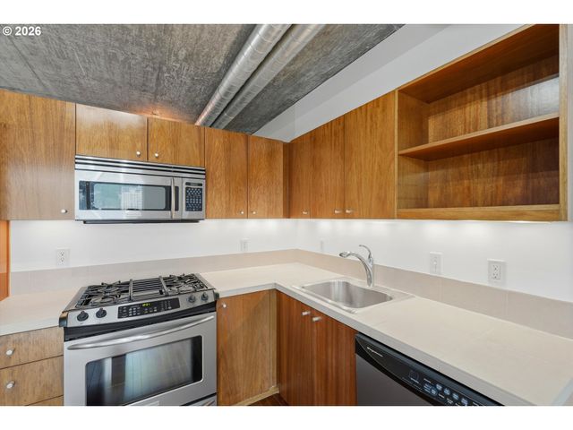 1926 W BURNSIDE St 1406, Portland, OR 97209